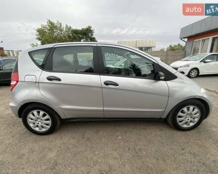 Сірий Мерседес А клас, об'ємом двигуна 2 л та пробігом 330 тис. км за 5500 $, фото 3 на Automoto.ua