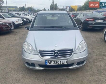 Сірий Мерседес А клас, об'ємом двигуна 2 л та пробігом 330 тис. км за 5500 $, фото 1 на Automoto.ua