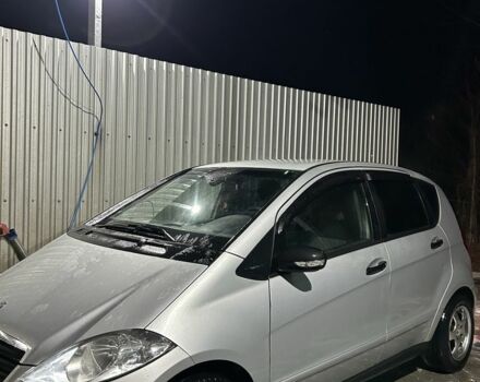 Сірий Мерседес А клас, об'ємом двигуна 2 л та пробігом 200 тис. км за 4293 $, фото 2 на Automoto.ua