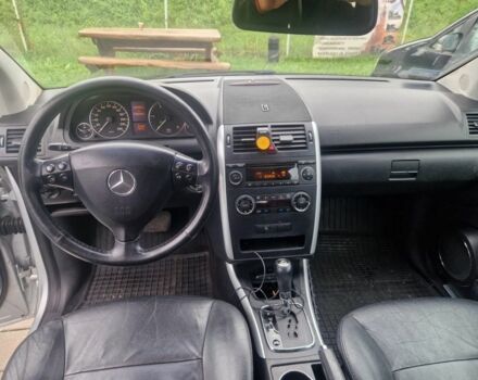 Серый Мерседес А класс, объемом двигателя 2 л и пробегом 230 тыс. км за 2568 $, фото 3 на Automoto.ua