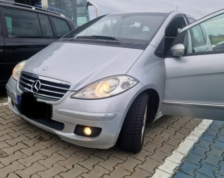 Серый Мерседес А класс, объемом двигателя 2 л и пробегом 230 тыс. км за 2568 $, фото 1 на Automoto.ua