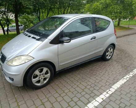 Серый Мерседес А класс, объемом двигателя 2 л и пробегом 461 тыс. км за 1600 $, фото 3 на Automoto.ua