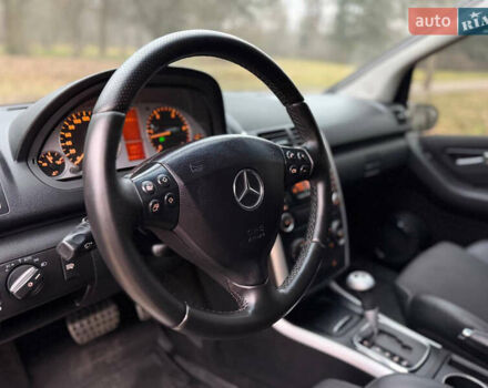 Серый Мерседес А класс, объемом двигателя 2 л и пробегом 187 тыс. км за 5500 $, фото 50 на Automoto.ua