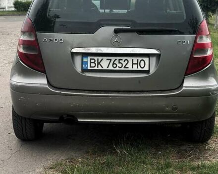 Серый Мерседес А класс, объемом двигателя 2 л и пробегом 370 тыс. км за 3800 $, фото 2 на Automoto.ua