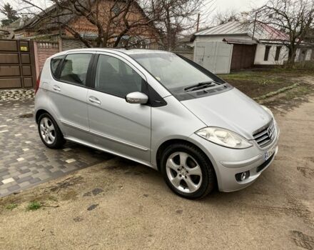 Серый Мерседес А класс, объемом двигателя 2 л и пробегом 235 тыс. км за 5650 $, фото 1 на Automoto.ua