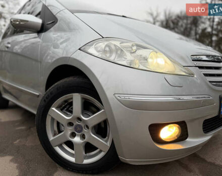 Серый Мерседес А класс, объемом двигателя 2 л и пробегом 187 тыс. км за 5500 $, фото 3 на Automoto.ua