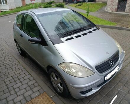 Серый Мерседес А класс, объемом двигателя 2 л и пробегом 461 тыс. км за 1600 $, фото 1 на Automoto.ua