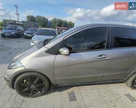 Серый Мерседес А класс, объемом двигателя 2 л и пробегом 192 тыс. км за 5299 $, фото 2 на Automoto.ua