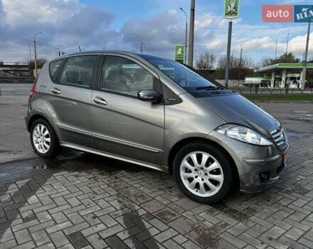 Серый Мерседес А класс, объемом двигателя 1.7 л и пробегом 154 тыс. км за 5800 $, фото 4 на Automoto.ua