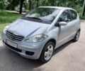 Сірий Мерседес А клас, об'ємом двигуна 2 л та пробігом 255 тис. км за 6800 $, фото 1 на Automoto.ua