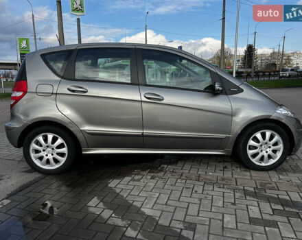 Серый Мерседес А класс, объемом двигателя 1.7 л и пробегом 154 тыс. км за 5800 $, фото 5 на Automoto.ua