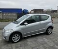 Серый Мерседес А класс, объемом двигателя 2 л и пробегом 250 тыс. км за 5000 $, фото 1 на Automoto.ua