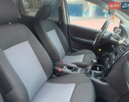 Серый Мерседес А класс, объемом двигателя 2 л и пробегом 186 тыс. км за 6200 $, фото 5 на Automoto.ua