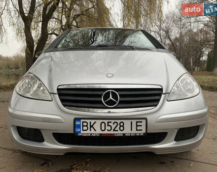 Серый Мерседес А класс, объемом двигателя 2 л и пробегом 184 тыс. км за 6100 $, фото 3 на Automoto.ua