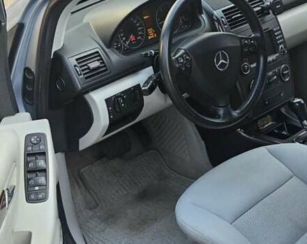 Сірий Мерседес А клас, об'ємом двигуна 2 л та пробігом 259 тис. км за 6700 $, фото 5 на Automoto.ua