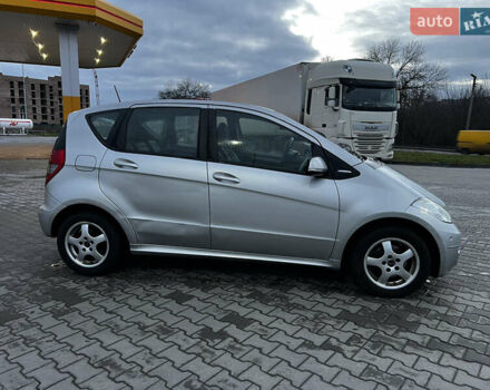 Сірий Мерседес А клас, об'ємом двигуна 1.7 л та пробігом 188 тис. км за 5500 $, фото 2 на Automoto.ua