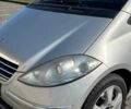 Сірий Мерседес А клас, об'ємом двигуна 2 л та пробігом 235 тис. км за 6188 $, фото 1 на Automoto.ua
