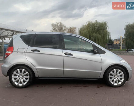 Серый Мерседес А класс, объемом двигателя 2 л и пробегом 186 тыс. км за 6200 $, фото 4 на Automoto.ua