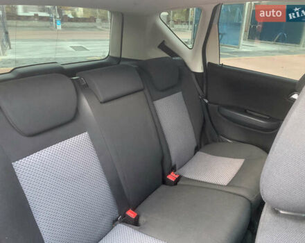 Серый Мерседес А класс, объемом двигателя 2 л и пробегом 186 тыс. км за 6200 $, фото 6 на Automoto.ua