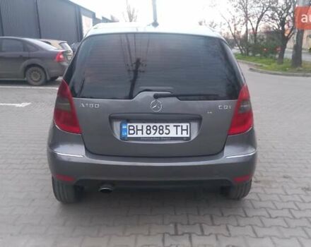 Серый Мерседес А класс, объемом двигателя 1.99 л и пробегом 258 тыс. км за 5250 $, фото 5 на Automoto.ua