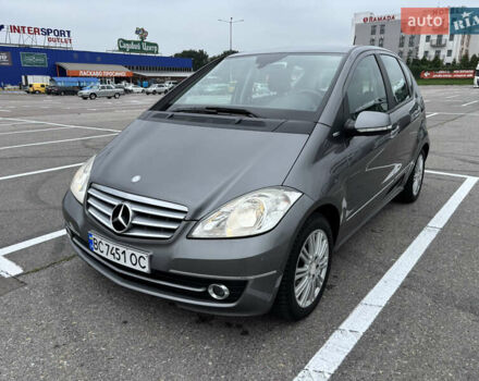 Сірий Мерседес А клас, об'ємом двигуна 1.99 л та пробігом 275 тис. км за 5900 $, фото 1 на Automoto.ua