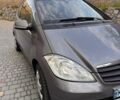 Сірий Мерседес А клас, об'ємом двигуна 1.99 л та пробігом 220 тис. км за 5999 $, фото 1 на Automoto.ua