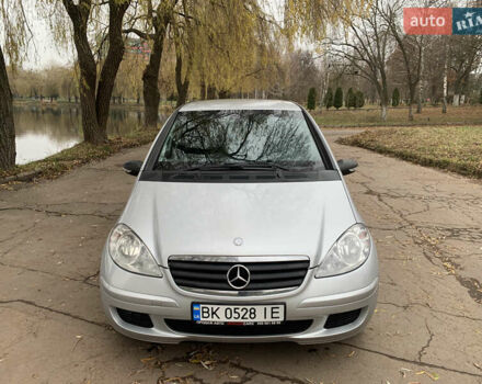 Серый Мерседес А класс, объемом двигателя 2 л и пробегом 184 тыс. км за 6100 $, фото 2 на Automoto.ua