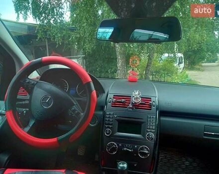 Серый Мерседес А класс, объемом двигателя 2 л и пробегом 265 тыс. км за 6800 $, фото 2 на Automoto.ua