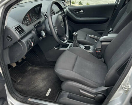 Серый Мерседес А класс, объемом двигателя 1.7 л и пробегом 241 тыс. км за 6500 $, фото 8 на Automoto.ua