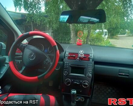 Серый Мерседес А класс, объемом двигателя 2 л и пробегом 265 тыс. км за 6800 $, фото 3 на Automoto.ua