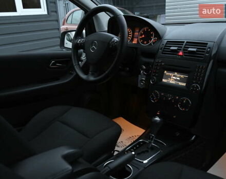 Сірий Мерседес А клас, об'ємом двигуна 1.7 л та пробігом 195 тис. км за 6999 $, фото 24 на Automoto.ua