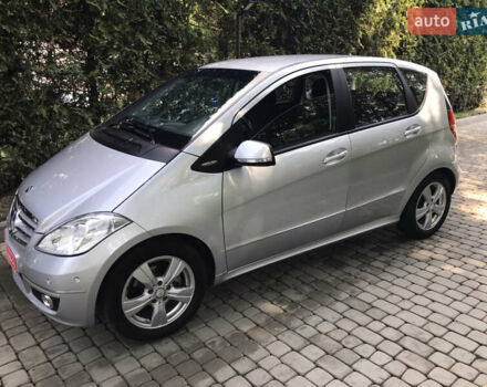 Мерседес А класс 2010 в Луцке на Automoto.ua Серый Мерседес А класс, объемом двигателя 1.6 л и пробегом 80 тыс. км за 9500 $, фото 104 на Automoto.ua