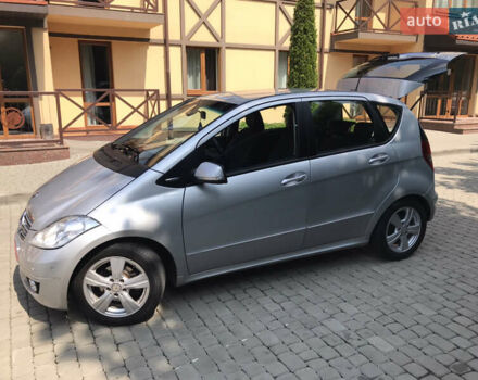 Мерседес А класс 2010 в Луцке на Automoto.ua Серый Мерседес А класс, объемом двигателя 1.6 л и пробегом 80 тыс. км за 9500 $, фото 74 на Automoto.ua