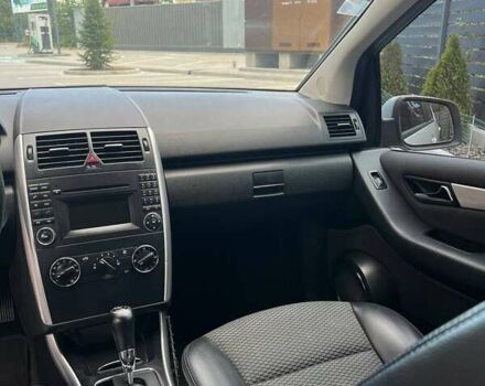 Серый Мерседес А класс, объемом двигателя 2 л и пробегом 221 тыс. км за 8000 $, фото 31 на Automoto.ua