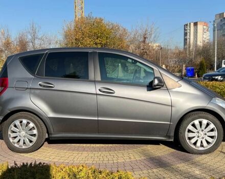 Серый Мерседес А класс, объемом двигателя 2 л и пробегом 225 тыс. км за 7999 $, фото 7 на Automoto.ua