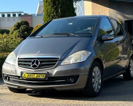 Серый Мерседес А класс, объемом двигателя 2 л и пробегом 225 тыс. км за 7999 $, фото 2 на Automoto.ua