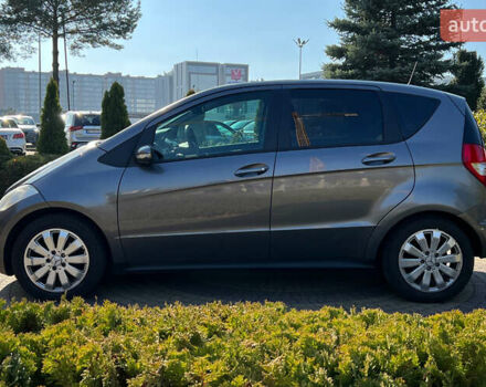 Серый Мерседес А класс, объемом двигателя 1.99 л и пробегом 225 тыс. км за 7999 $, фото 3 на Automoto.ua