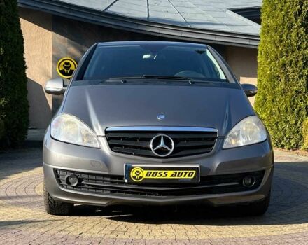 Серый Мерседес А класс, объемом двигателя 2 л и пробегом 225 тыс. км за 7999 $, фото 1 на Automoto.ua