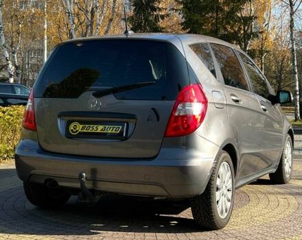 Серый Мерседес А класс, объемом двигателя 2 л и пробегом 225 тыс. км за 7999 $, фото 6 на Automoto.ua