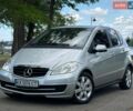 Сірий Мерседес А клас, об'ємом двигуна 1.7 л та пробігом 73 тис. км за 6800 $, фото 1 на Automoto.ua