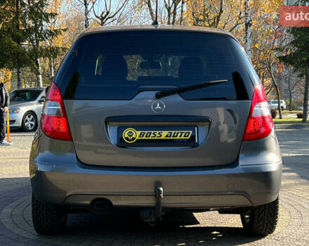 Серый Мерседес А класс, объемом двигателя 1.99 л и пробегом 225 тыс. км за 7999 $, фото 5 на Automoto.ua