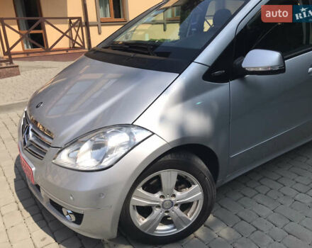 Мерседес А класс 2010 в Луцке на Automoto.ua Серый Мерседес А класс, объемом двигателя 1.6 л и пробегом 80 тыс. км за 9500 $, фото 75 на Automoto.ua