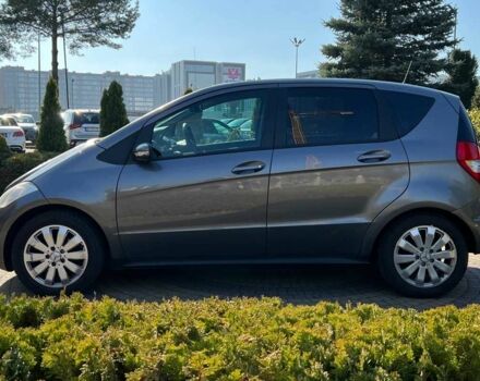 Серый Мерседес А класс, объемом двигателя 2 л и пробегом 225 тыс. км за 7999 $, фото 3 на Automoto.ua