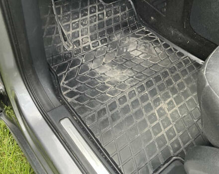 Серый Мерседес А класс, объемом двигателя 1.99 л и пробегом 234 тыс. км за 9500 $, фото 24 на Automoto.ua