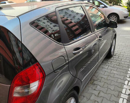 Мерседес А клас 2011 у Фастове на Automoto.ua Сірий Мерседес А клас, об'ємом двигуна 1.7 л та пробігом 82 тис. км за 7300 $, фото 3 на Automoto.ua