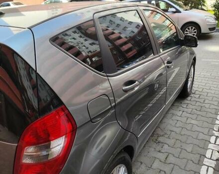 Сірий Мерседес А клас, об'ємом двигуна 1.7 л та пробігом 82 тис. км за 7300 $, фото 6 на Automoto.ua