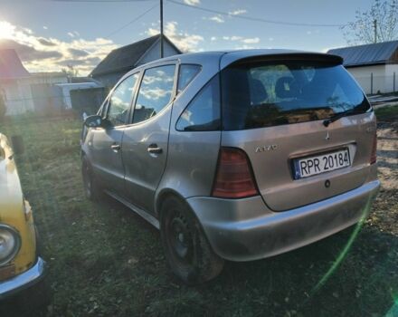 Мерседес А клас 1998 у Чернівцях на Automoto.ua Сірий Мерседес А клас, об'ємом двигуна 1 л та пробігом 200 тис. км за 936 $, фото 2 на Automoto.ua