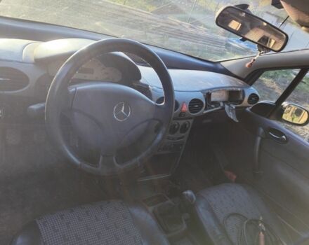 Мерседес А клас 1998 у Чернівцях на Automoto.ua Сірий Мерседес А клас, об'ємом двигуна 1 л та пробігом 200 тис. км за 936 $, фото 4 на Automoto.ua