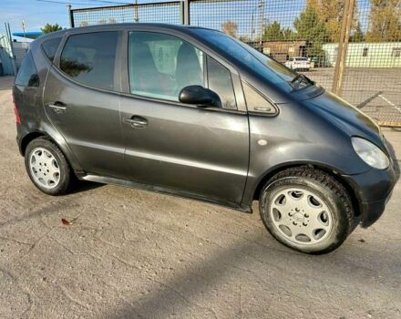 Серый Мерседес А класс, объемом двигателя 1.4 л и пробегом 280 тыс. км за 2500 $, фото 4 на Automoto.ua