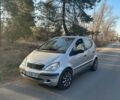 Серый Мерседес А класс, объемом двигателя 1.6 л и пробегом 224 тыс. км за 3200 $, фото 1 на Automoto.ua